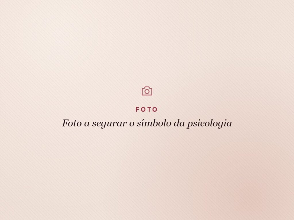Dra. Mery Cruz com o símbolo da psicologia